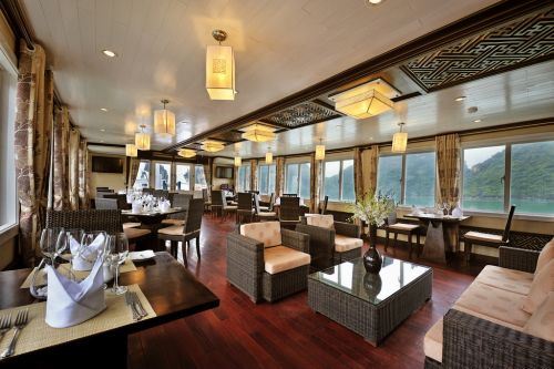 Paradise Luxury cruise restaunrant
