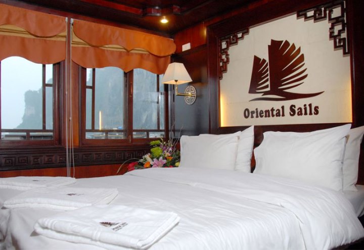 Du thuyen Oriental Sails Double cabin